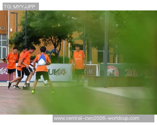 街头足球的魅力瞬间捕捉展现年轻活力与团队精神的精彩画面